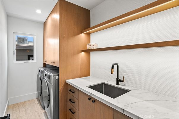 Interior, Recessed Lighting, Washer