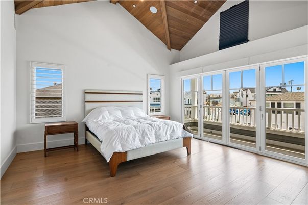 Bedroom, Interior, Recessed Lighting, Wooden Ceilings, Wood Texture Flooring