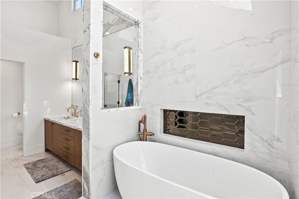 Bathroom, Free Standing Baths, Interior, Marble Walls