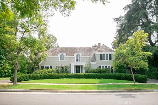 Exterior, Facade, French Provincial