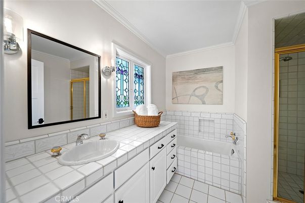 Bathroom, Interior, Tile Countertops