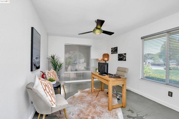 Home Office, Interior