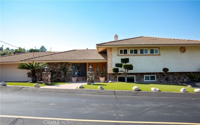 Attached, Exterior, Facade, Mediterranean