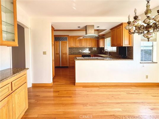 Chandelier, Interior, Kitchen, Wood Texture Flooring