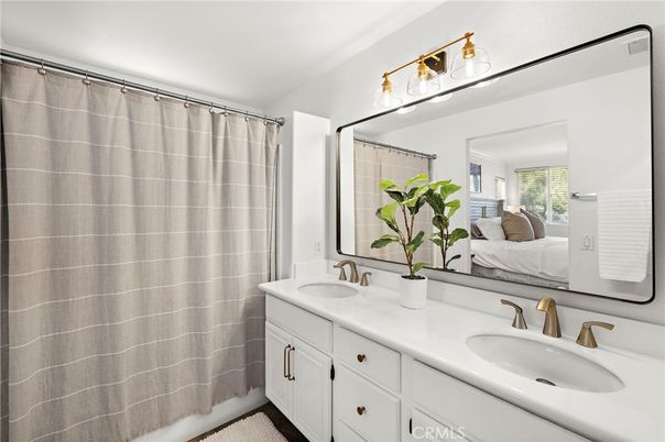 Bathroom, Dual Sink Vanities, Interior