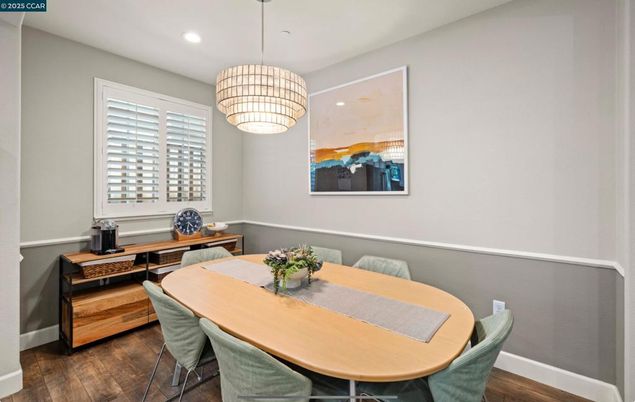 Chandelier, Dining room, Interior, Pendant Lights, Recessed Lighting, Wood Texture Flooring