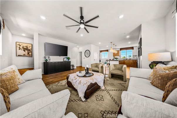 Interior, Living room, Pendant Lights, Recessed Lighting, Wood Texture Flooring