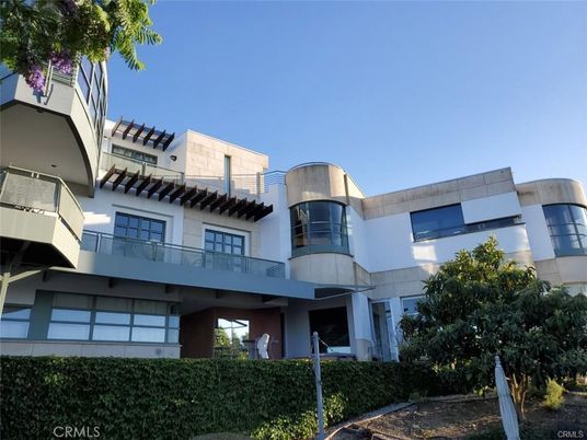 Backyard, Exterior, Facade, Modern