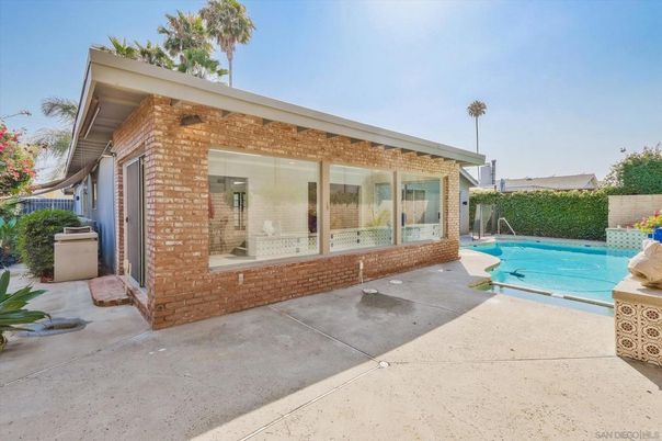Exterior, Pool