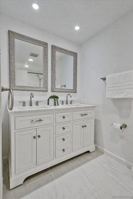Bathroom, Dual Sink Vanities, Interior, Recessed Lighting