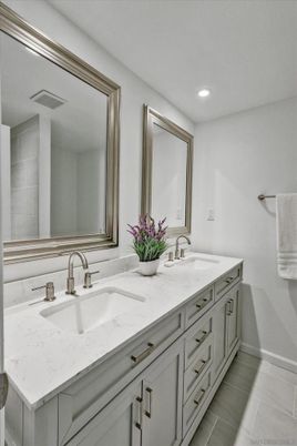 Bathroom, Dual Sink Vanities, Interior, Recessed Lighting
