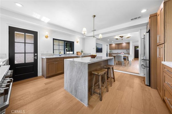 Dining room, Interior, Kitchen, Pendant Lights, Recessed Lighting, Wood Texture Flooring