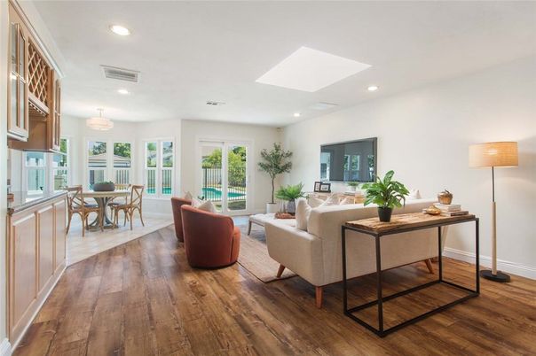 Chandelier, Dining room, Interior, Living room, Recessed Lighting, Wood Texture Flooring