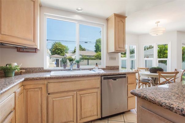 Dining room, Interior, Kitchen, Recessed Lighting