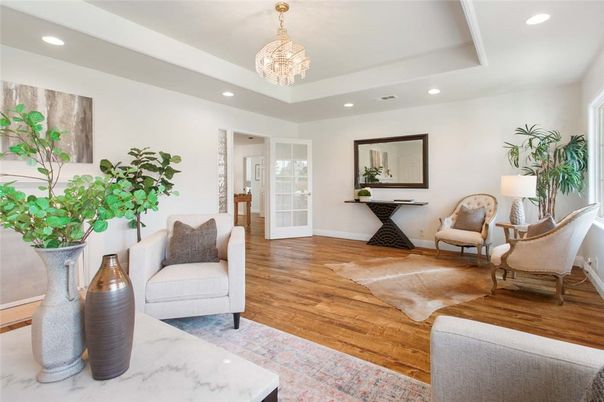 Chandelier, Interior, Living room, Recessed Lighting, Wood Texture Flooring