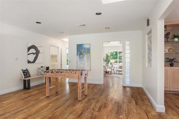 Game Room, Interior, Wood Texture Flooring