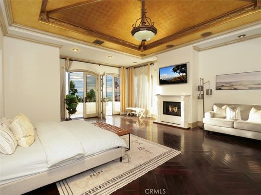 Bedroom, Fireplace, Interior, Pendant Lights, Recessed Lighting, Wood Texture Flooring