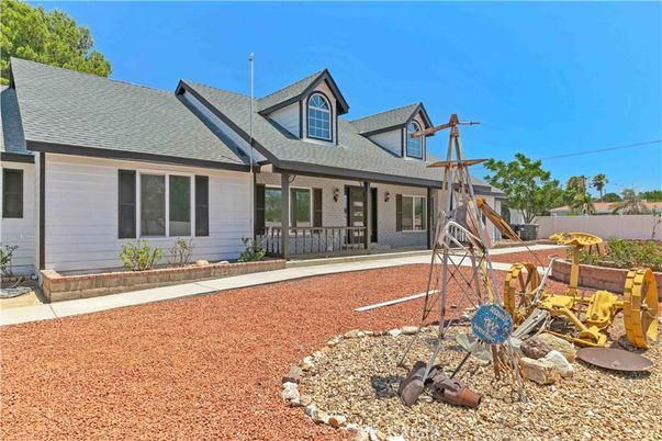 Backyard, Exterior, Facade, Cape Cod