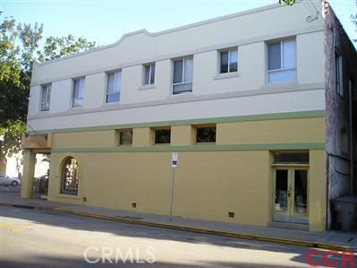 Exterior, Facade, Rowhouse
