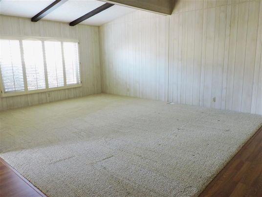 Empty room, Interior, Wooden Beams