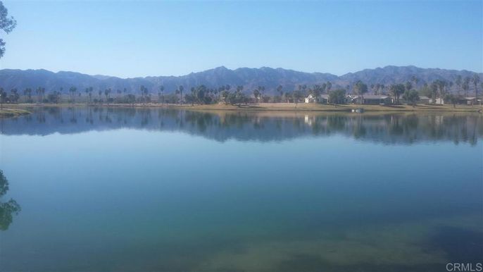 Exterior, Lake