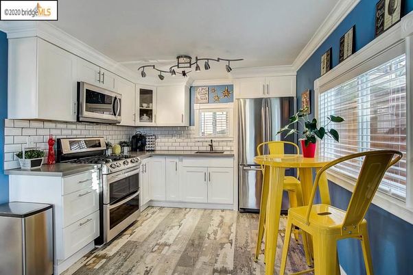 Dining room, Interior, Kitchen, Stainless Steel Appliances, Wood Texture Flooring