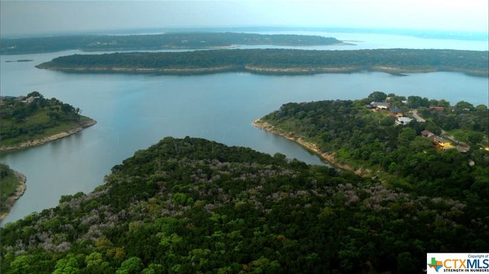 Exterior, Lake