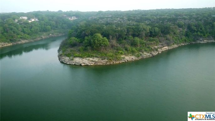 Exterior, Lake