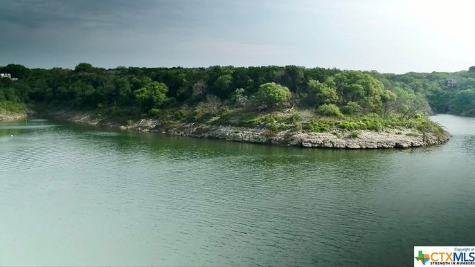 Exterior, Lake