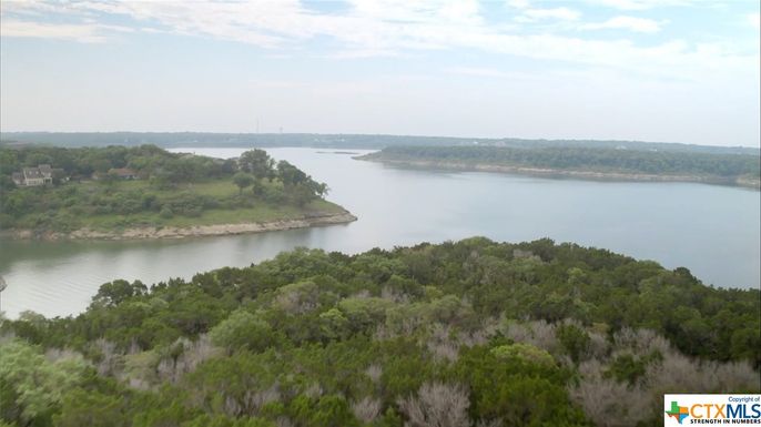 Exterior, Lake