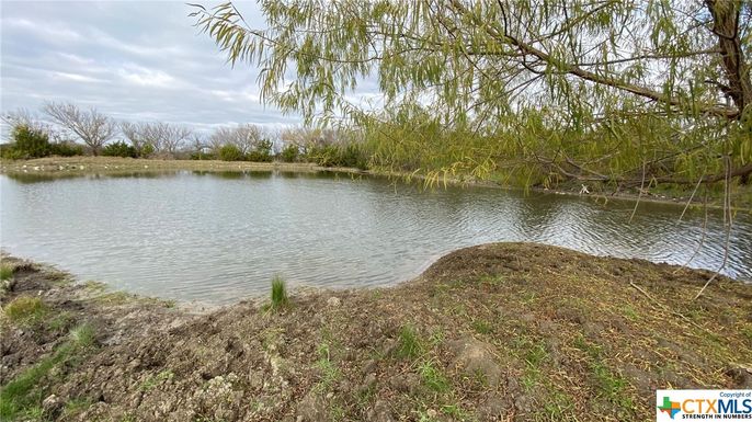 Exterior, Lake