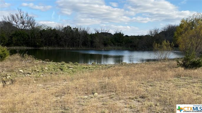 Exterior, Lake