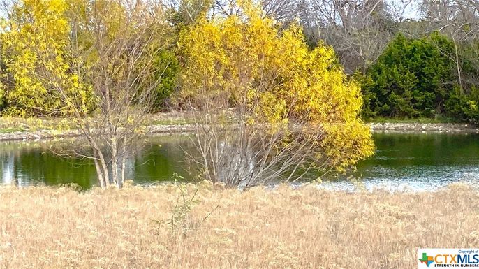 Exterior, Lake