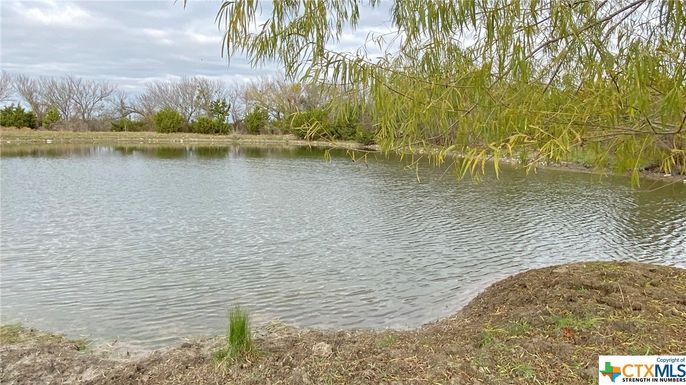 Exterior, Lake
