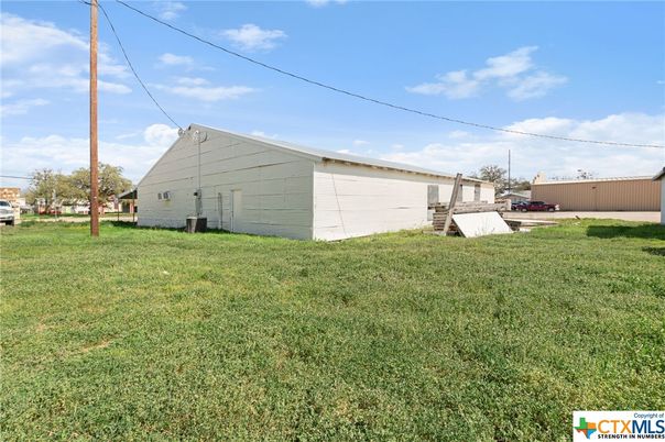 Backyard, Detached Garage, Exterior