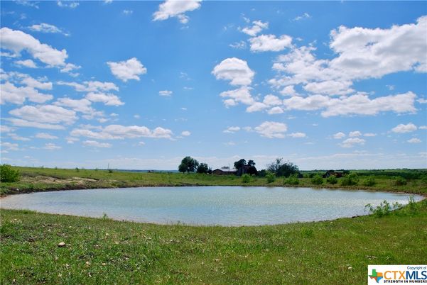Exterior, Lake