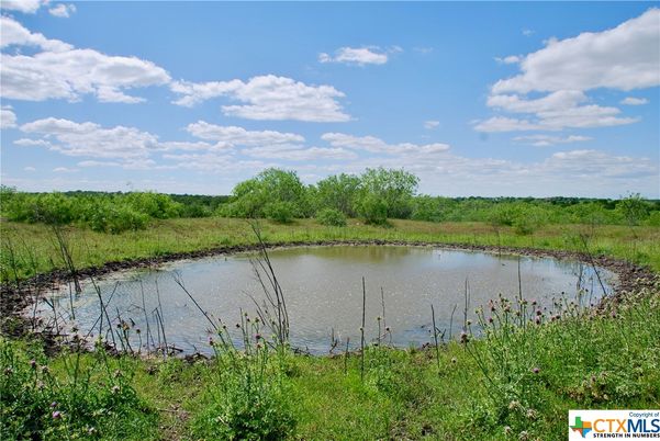 Exterior, Lake