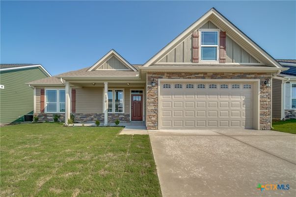 Attached, Exterior, Facade, American Craftsman