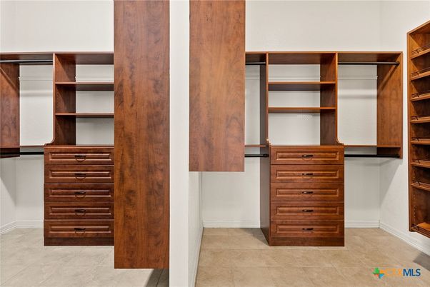 Interior, Walk-in Closets