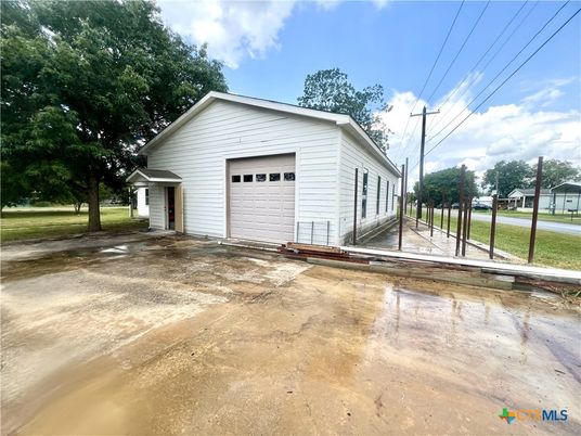 Backyard, Detached Garage, Exterior