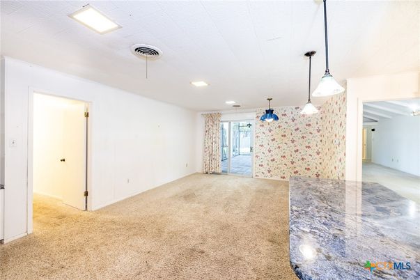 Empty room, Interior, Pendant Lights, Recessed Lighting
