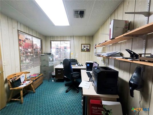 Home Office, Interior