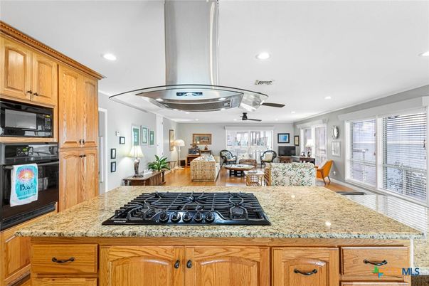 Dining room, Interior, Kitchen, Recessed Lighting