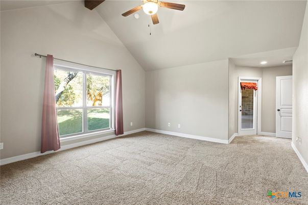 Empty room, Interior, Recessed Lighting, Wooden Beams