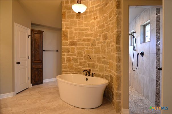 Bathroom, Free Standing Baths, Interior, Pendant Lights, Stone Walls