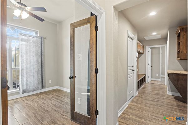 Interior, Recessed Lighting, Wood Texture Flooring