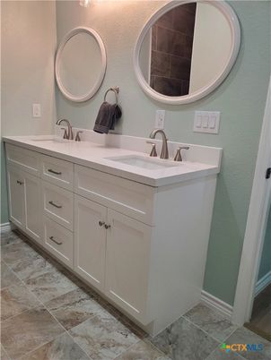 Bathroom, Dual Sink Vanities, Interior