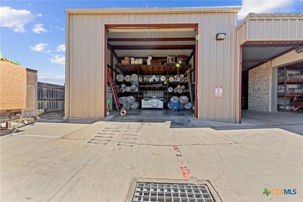 Detached Garage, Exterior