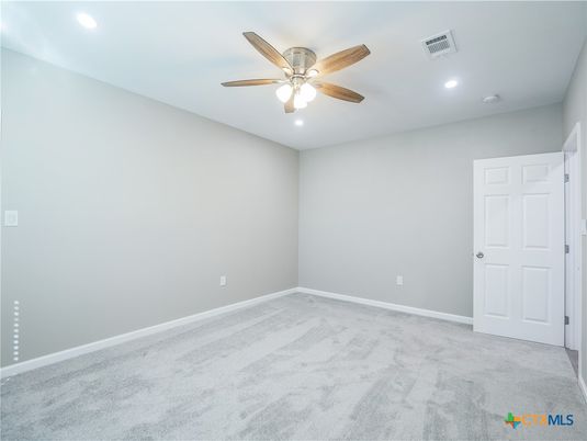 Empty room, Interior, Recessed Lighting