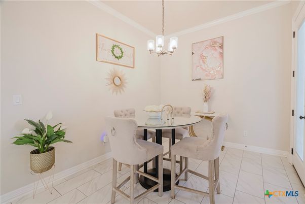 Chandelier, Dining room, Interior, Marble, Pendant Lights